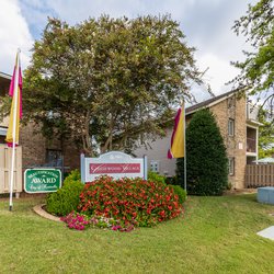 exterior view at Chasewood Village located in Huntsville AL